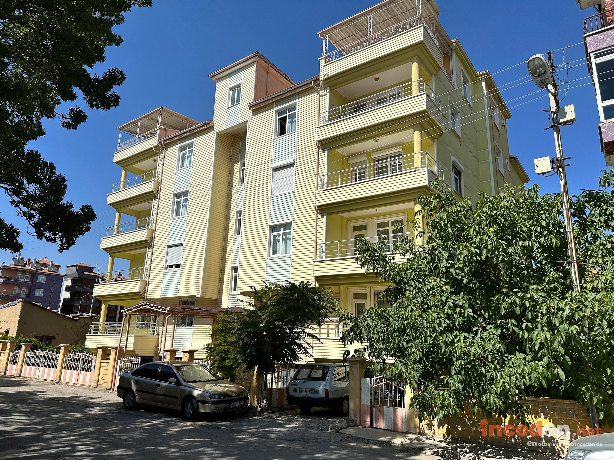HİSAR MAHALLESİNDE ARA KAT GENİŞ FERAH ÖNÜ PARK MANZARALI SATILIK DAİRE — Karaman