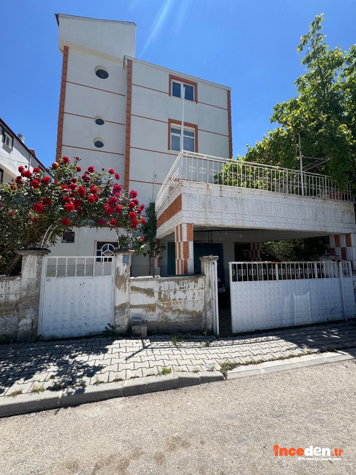 İBRAHİM HAKKI KONYALI MAH. 3 KATLI SATILIK BİNA — Karaman