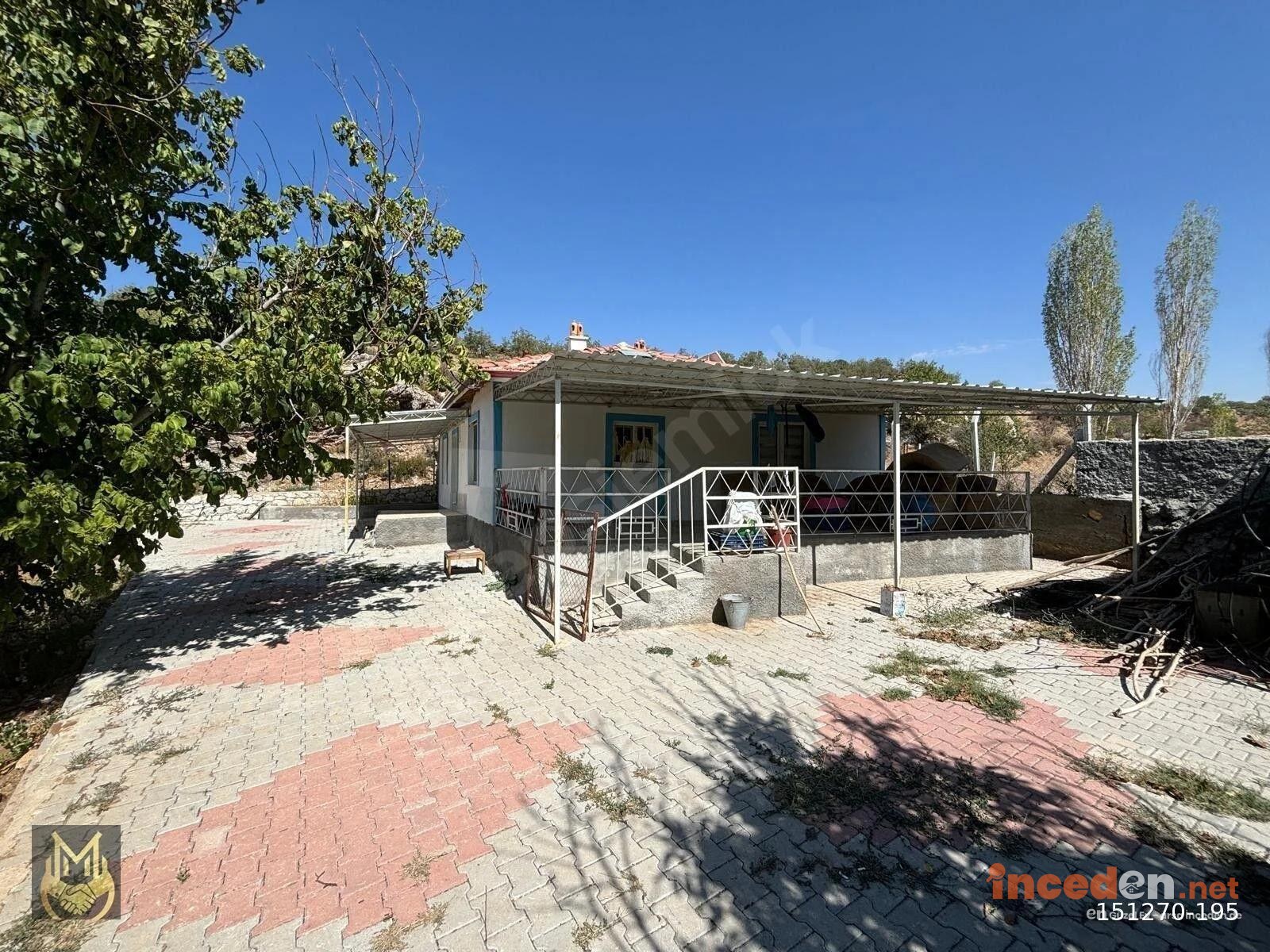 PINARBAŞI KÖYÜNDE 1.800 M² İÇERSİNDE EVİ OLAN SATILIK HOBİLİK YER — Karaman