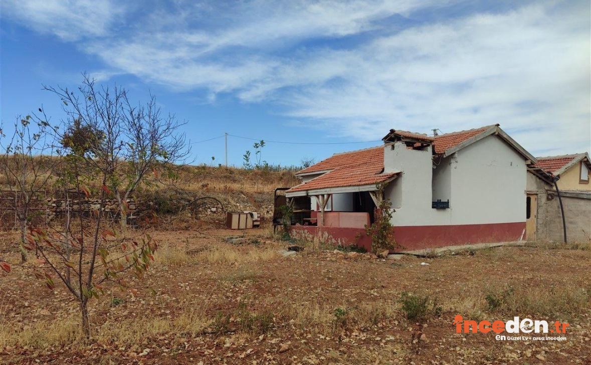 MORCALI KÖYÜNDE İÇERİSİNDE EVİ OLAN SATILIK HOBİ BAHÇESİ — Karaman