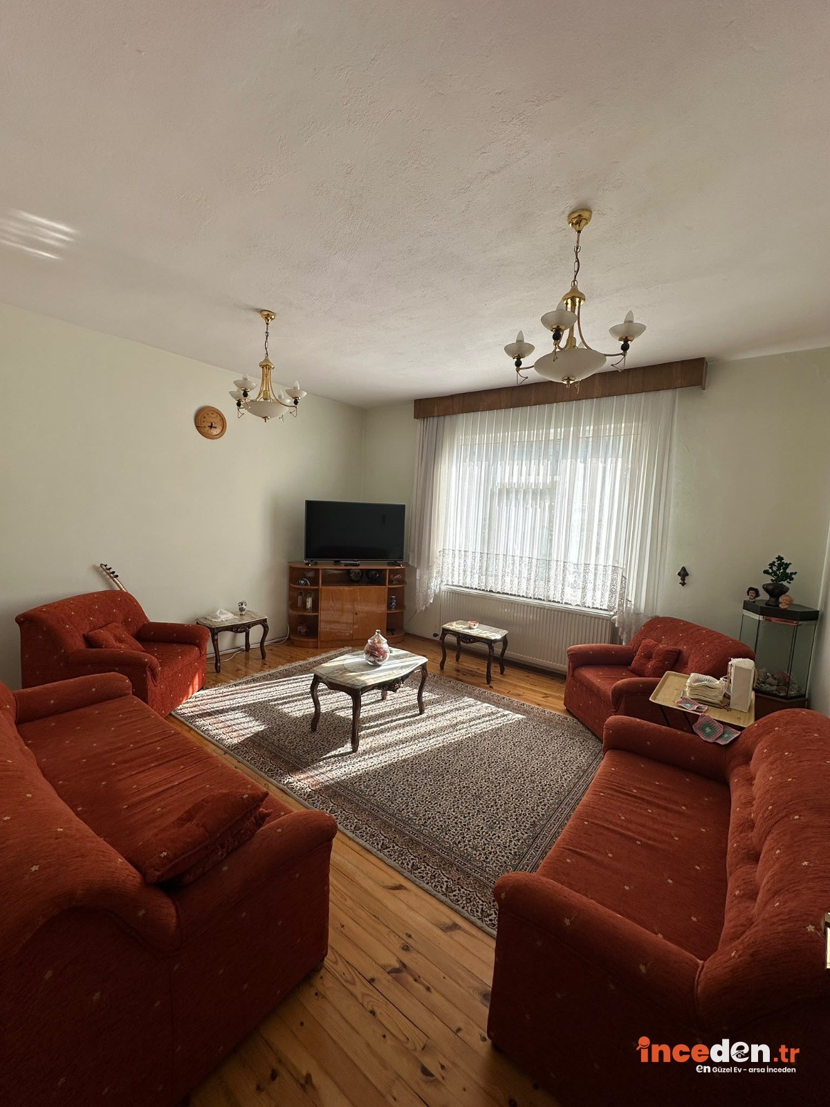 ÇARŞIYA YÜRÜME MESAFESİNDE ARA KAT GENİŞ SATILIK 3+1 DAİRE — Karaman